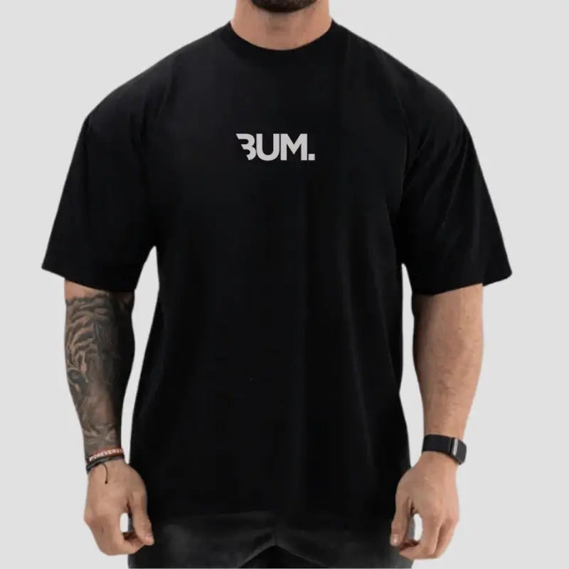 Camiseta Oversized Masculina, Camiseta Oversized para Academia, Camiseta Oversized de Algodão, Camiseta Oversized Fitness Masculina, Camiseta Oversized CBUM, Camiseta Oversized Respirável, Camiseta Oversized Casual Esportiva, Camiseta Oversized Confortável.