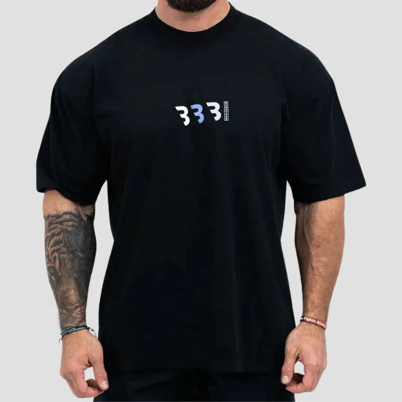 Camiseta Oversized Masculina, Camiseta Oversized para Academia, Camiseta Oversized de Algodão, Camiseta Oversized Fitness Masculina, Camiseta Oversized CBUM, Camiseta Oversized Respirável, Camiseta Oversized Casual Esportiva, Camiseta Oversized Confortável.