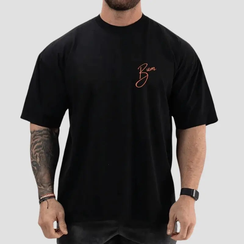 Camiseta Oversized Masculina, Camiseta Oversized para Academia, Camiseta Oversized de Algodão, Camiseta Oversized Fitness Masculina, Camiseta Oversized CBUM, Camiseta Oversized Respirável, Camiseta Oversized Casual Esportiva, Camiseta Oversized Confortável.