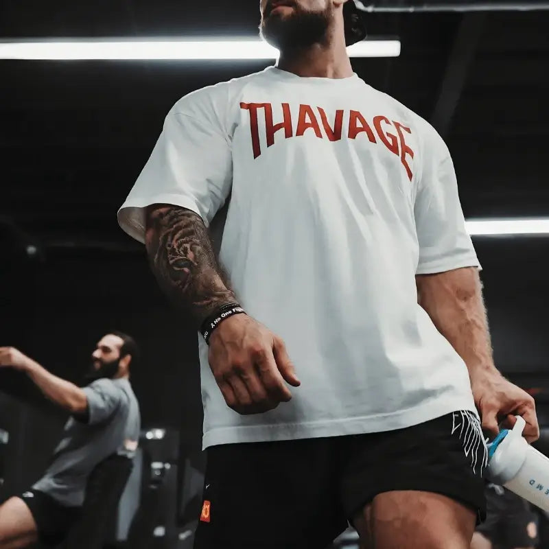 Camiseta Oversized Masculina, Camiseta Oversized para Academia, Camiseta Oversized de Algodão, Camiseta Oversized Fitness Masculina, Camiseta Oversized CBUM, Camiseta Oversized Respirável, Camiseta Oversized Casual Esportiva, Camiseta Oversized Confortável.