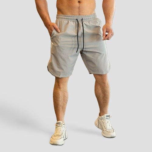 Short de tactel cinza da Iron Club, desenvolvido para atletas de Men's Physique, com foco no caimento e design traseiro.