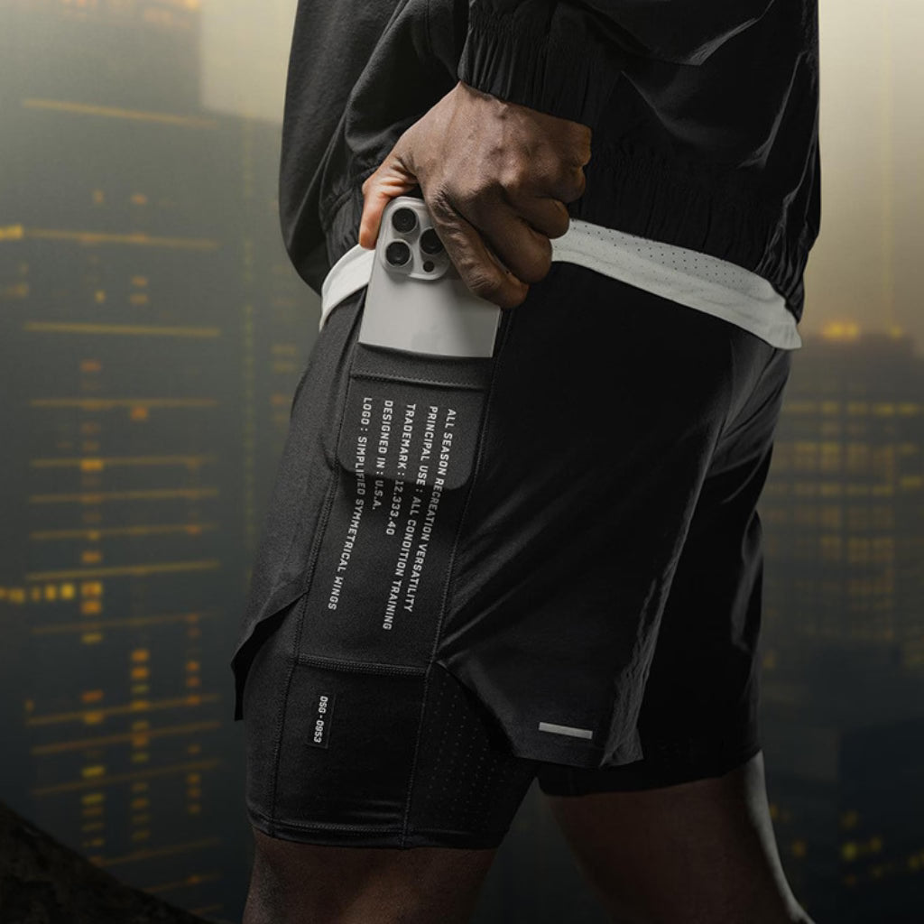 short de corrida masculino 2 em 1 preto, acesso rápido ao bolso lateral para celular da loja ironclub